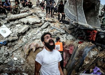 غزة صراخ عشرات الشهداء في غارة إسرائيلية على جباليا بقطاع غزة