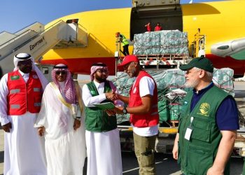 مساعدات السعودية السعودية ترسل 300 حاوية مساعدات إنسانية إلى قطاع غزة