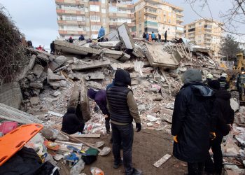 2023 Turkey Earthquake Damage مرشح تركي يبشر أهالي بلدته: "هنموت كلنا في مارس"