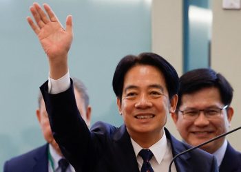 Taiwan's Vice President William Lai waves at Taoyuan International Airport before his departure to the United States for a stopover in New York on his way to Paraguay, in Taoyuan, Taiwan August 12, 2023. REUTERS/Carlos Garcia Rawlins