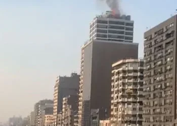 66 الحماية المدنية تسيطر على حريق برج نهضة مصر بالمهندسين