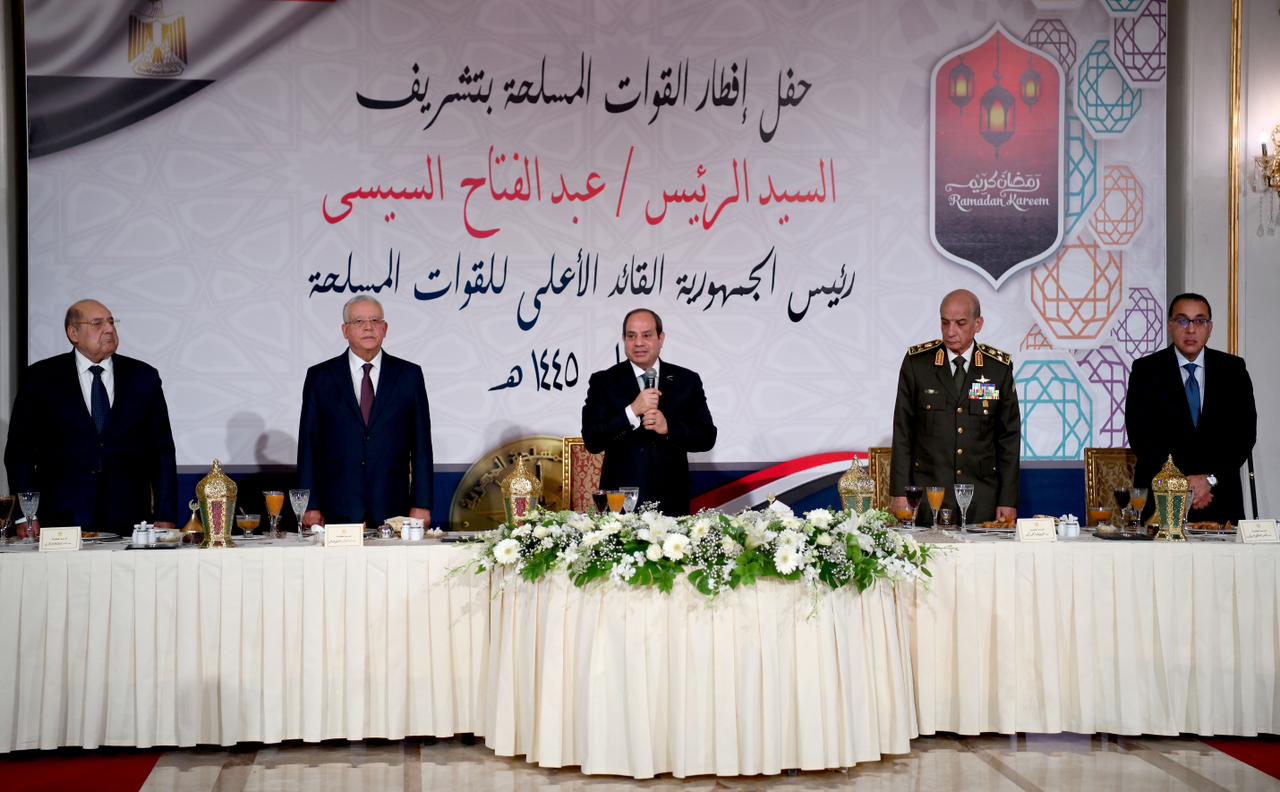 الرئيس يهنئ الشعب المصري والقوات المسلحة بذكرى انتصارات العاشر من رمضان