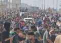 آلاف النازحين يحاولون الصول إلى منازلهم فى غزة